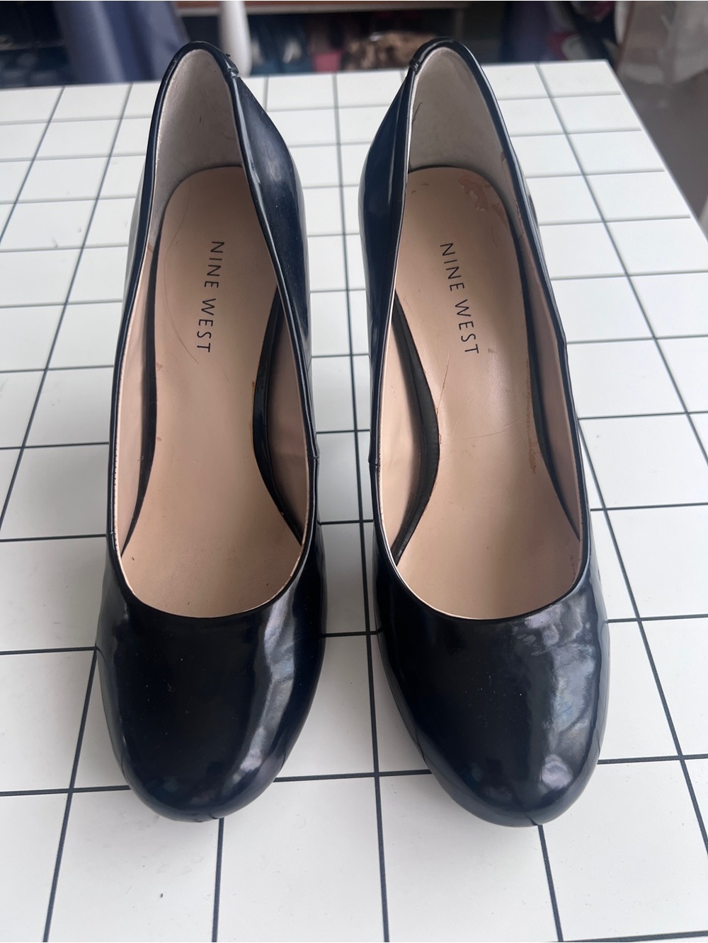 Nine West Black Patent Round-Toe Heels EUC Size 7